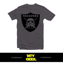 Load image into Gallery viewer, Playera Star Wars Mod. Troopers Raiders Darth Vader Unisex
