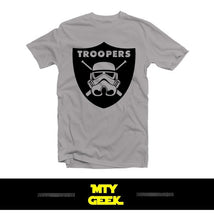 Load image into Gallery viewer, Playera Star Wars Mod. Troopers Raiders Darth Vader Unisex
