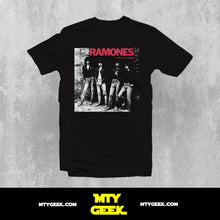 Load image into Gallery viewer, Playera The Ramones Mod. Rocket To Russia Unisex
